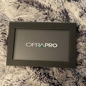 OFRA PRO magnetic eyeshadow palette